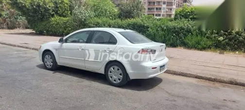 ميتسوبيشي لانسر 2011 أبيض مستعملة للبيع - 3