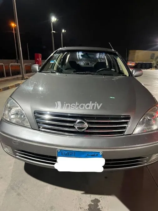 نيسان صنى 2012 رمادي مستعملة للبيع - 1