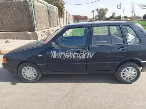 فيات اونو 1993 أزرق غامق مستعملة للبيع - 2