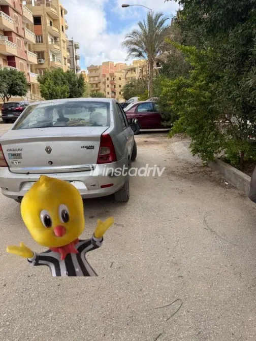 رينو لوجان 2012 فضي مستعملة للبيع - 1