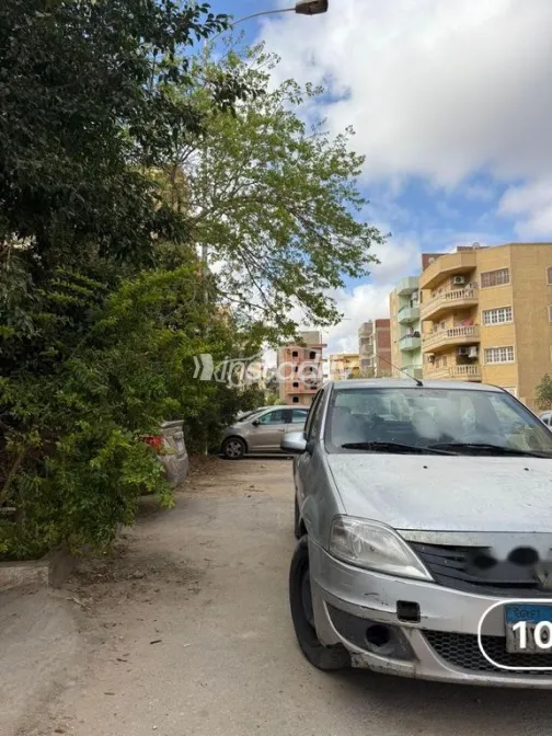 رينو لوجان 2012 فضي مستعملة للبيع - 3