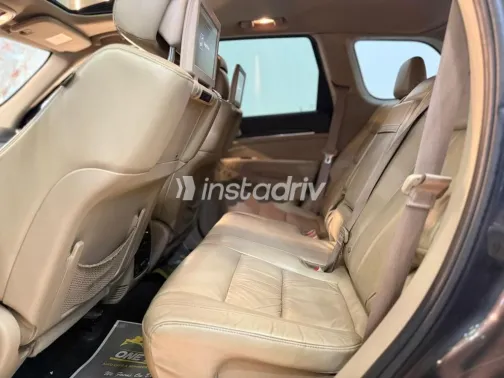 جيب شيروكي 2016 رمادي مستعملة للبيع - 4