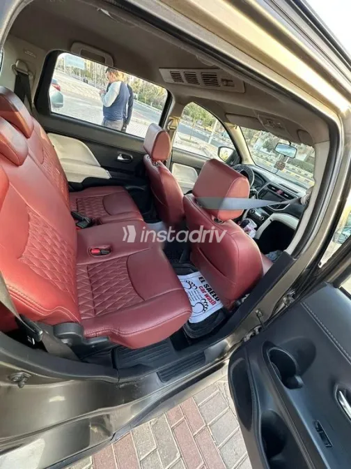 تويوتا رش 2021 أبيض مستعملة للبيع - 5