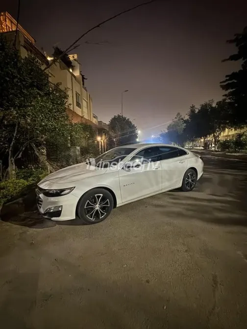 Chevrolet Malibu 2021 White Used for Sale - 2