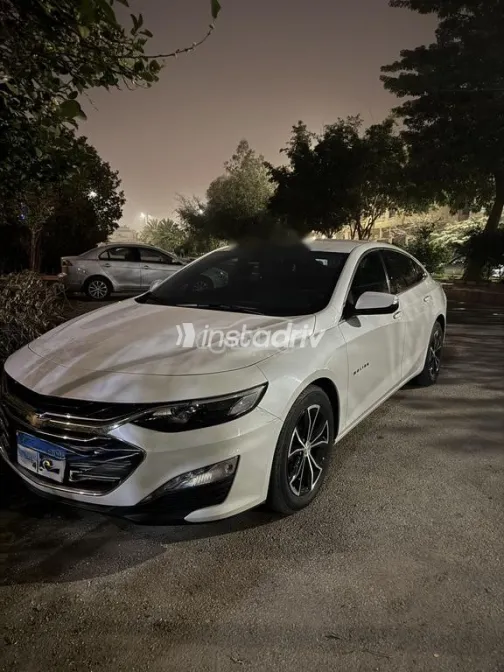 Chevrolet Malibu 2021 White Used for Sale - 4