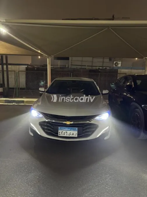 Chevrolet Malibu 2021 White Used for Sale - 5