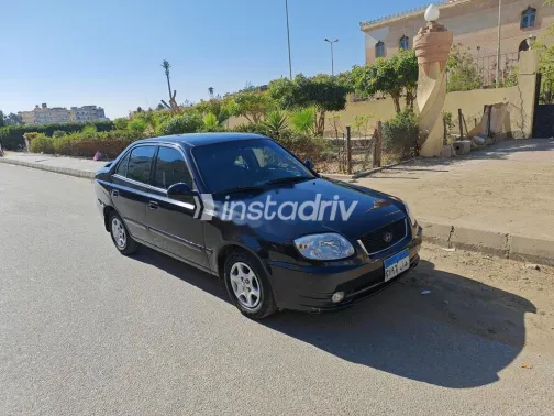 Hyundai Verna 2010 Black Used for Sale - 3
