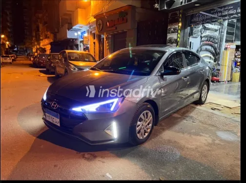 Hyundai Elantra AD 2019 White Used for Sale - 5