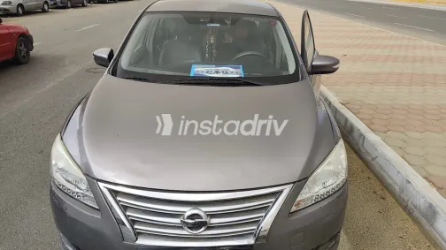 نيسان سنترا 2018 أبيض مستعملة للبيع - 5