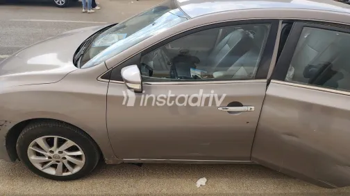 نيسان سنترا 2018 أبيض مستعملة للبيع - 9