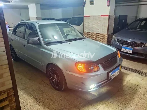 هيونداي فيرنا 2009 أبيض مستعملة للبيع - 10