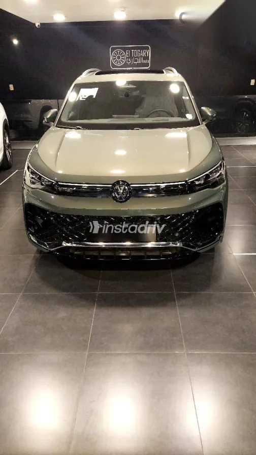 فولكس فاغن تيجون 2026 رمادي جديدة للبيع - 1