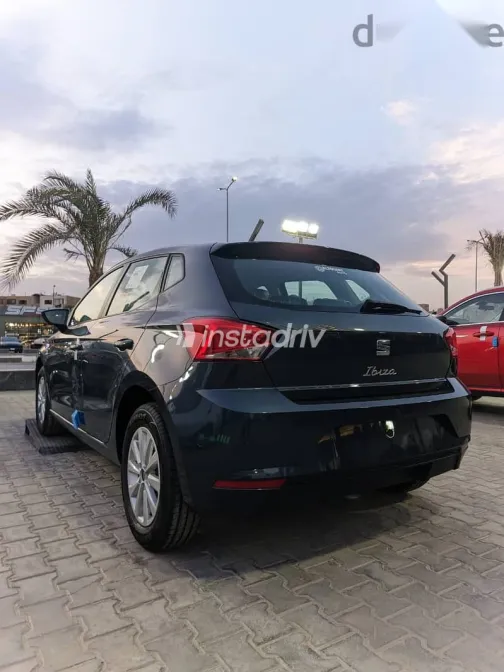 سيات ابيزا 2026 رمادي جديدة للبيع - 2