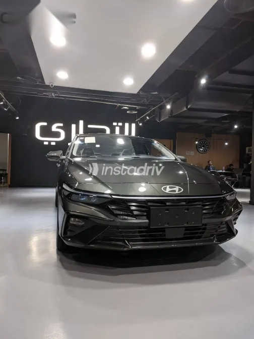 هيونداي إلنترا 2026 رمادي جديدة للبيع - 2