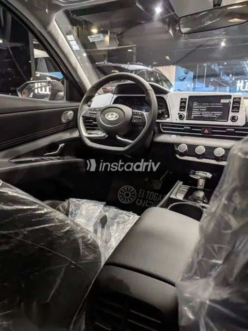 هيونداي إلنترا 2026 رمادي جديدة للبيع - 3