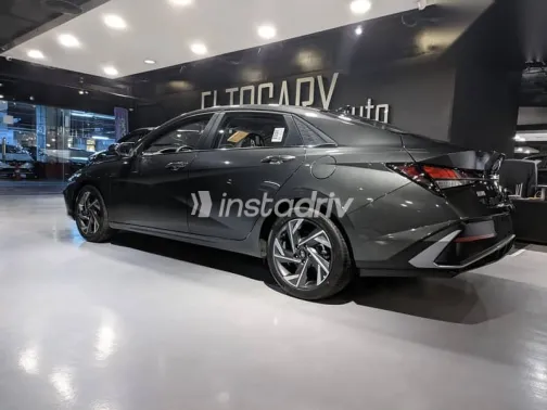 هيونداي إلنترا 2026 رمادي جديدة للبيع - 5