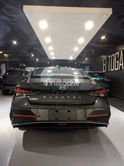 هيونداي إلنترا 2026 رمادي جديدة للبيع - 8