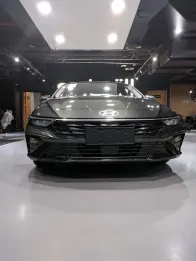 هيونداي إلنترا 2026 رمادي جديدة للبيع