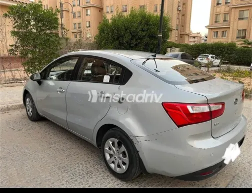 كيا ريو 2014 رمادي مستعملة للبيع - 3