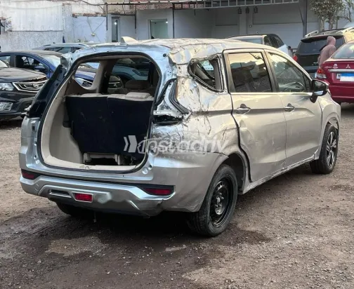 Mitsubishi Xpander 2022 Gold Used for Sale - 2