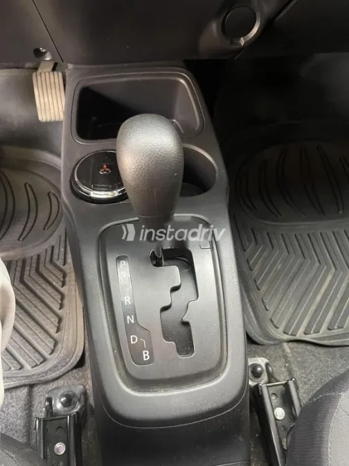 ميتسوبيشي اتراج 2016 أبيض مستعملة للبيع - 2