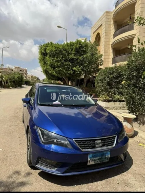 سيات ليون 2020 أبيض مستعملة للبيع - 3