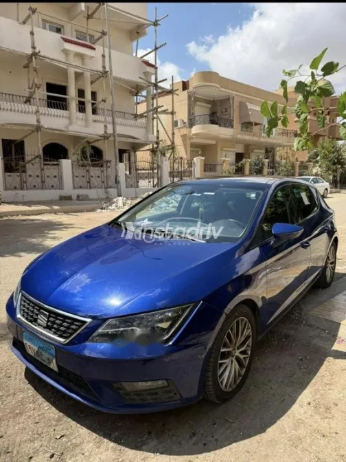 سيات ليون 2020 أبيض مستعملة للبيع - 4