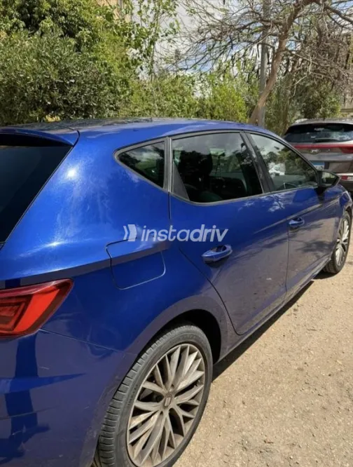 سيات ليون 2020 أبيض مستعملة للبيع - 5