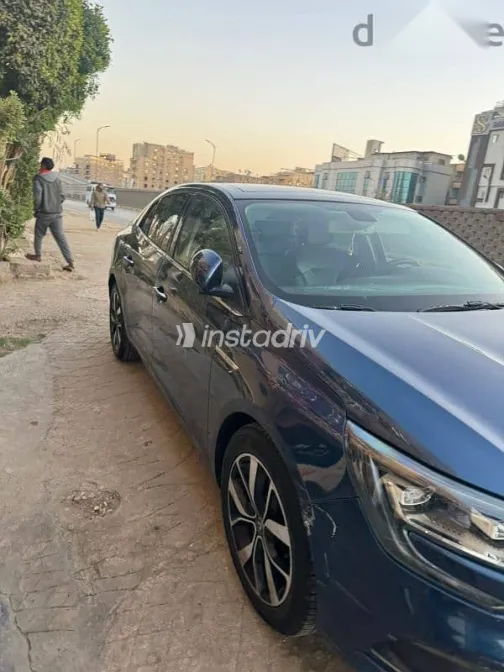 رينو ميجان 2020 أزرق غامق مستعملة للبيع - 2