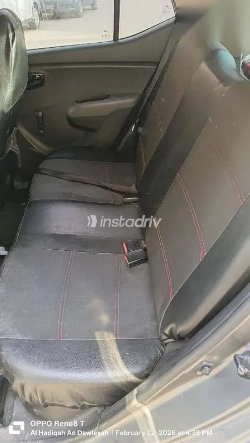 هيونداي I10 2010 فضي مستعملة للبيع - 3