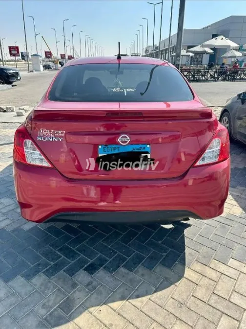 نيسان صنى 2022 أبيض مستعملة للبيع - 2