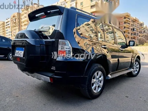 ميتسوبيشي باجيرو 2015 أسود مستعملة للبيع - 5