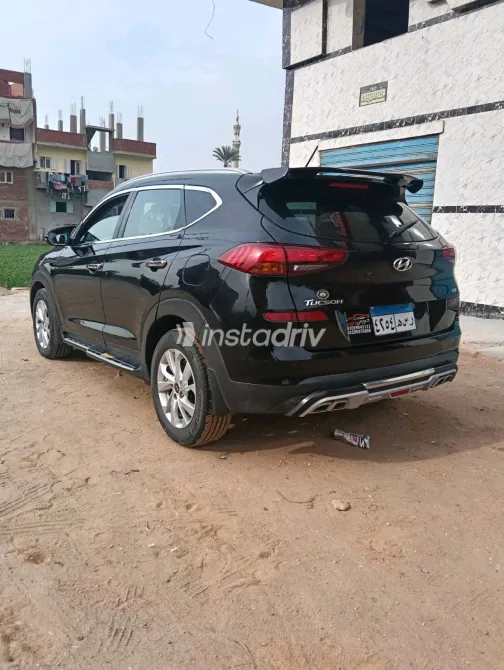 هيونداي توسان 2019 أبيض مستعملة للبيع - 1