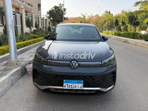 فولكس فاغن تيجون 2024 أبيض مستعملة للبيع - 1