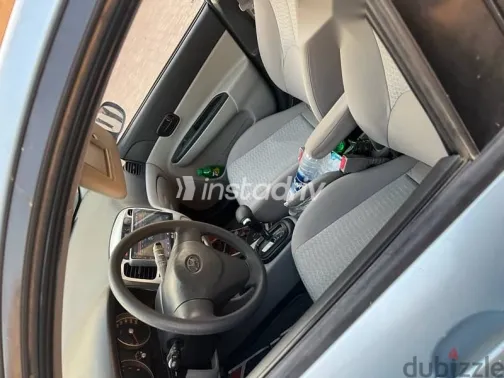 هيونداي اكسنت 2010 أزرق غامق مستعملة للبيع - 3