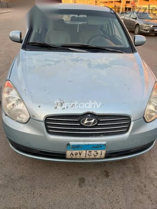 هيونداي اكسنت 2010 أزرق غامق مستعملة للبيع - 4