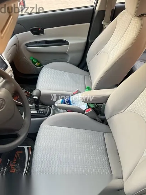 هيونداي اكسنت 2010 أزرق غامق مستعملة للبيع - 6