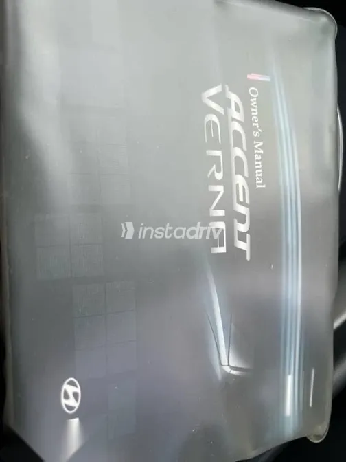 هيونداي اكسنت 2010 أزرق غامق مستعملة للبيع - 9