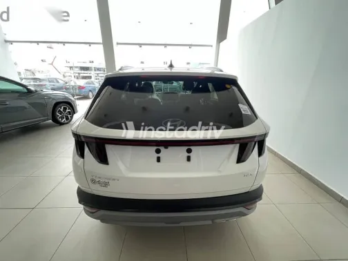 هيونداي توسان 2026 أبيض جديدة للبيع - 4