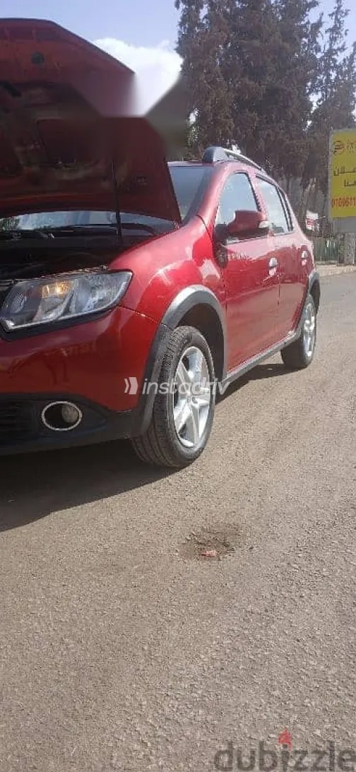 Renault Sandero 2015 Burgundy Used for Sale - 2