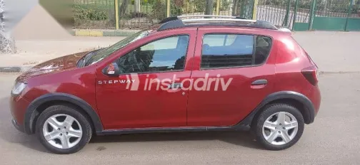 Renault Sandero 2015 Burgundy Used for Sale - 9
