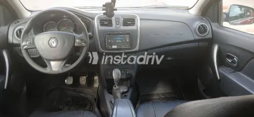 Renault Sandero 2015 Burgundy Used for Sale - 10