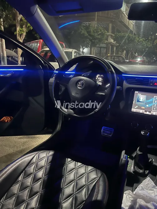 سكودا اوكتافيا 2016 أبيض مستعملة للبيع - 5