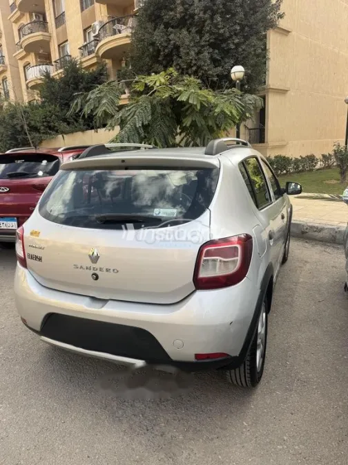 Renault Sandero Step Way 2016 Silver Used for Sale - 2