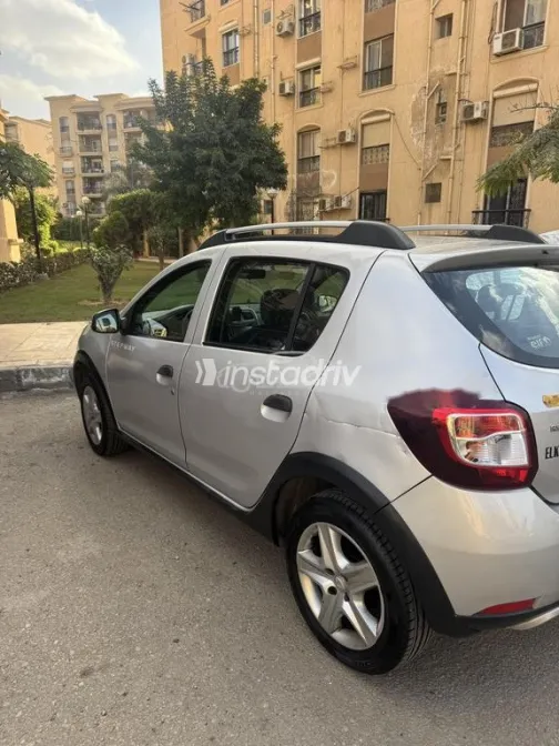 Renault Sandero Step Way 2016 Silver Used for Sale - 3