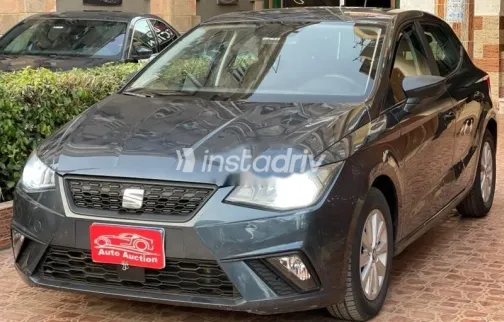 سيات ابيزا 2020 رمادي مستعملة للبيع - 3