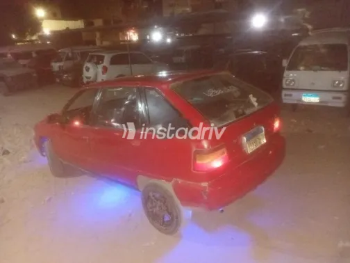 فيات فلوريدا 2004 أحمر مستعملة للبيع - 1