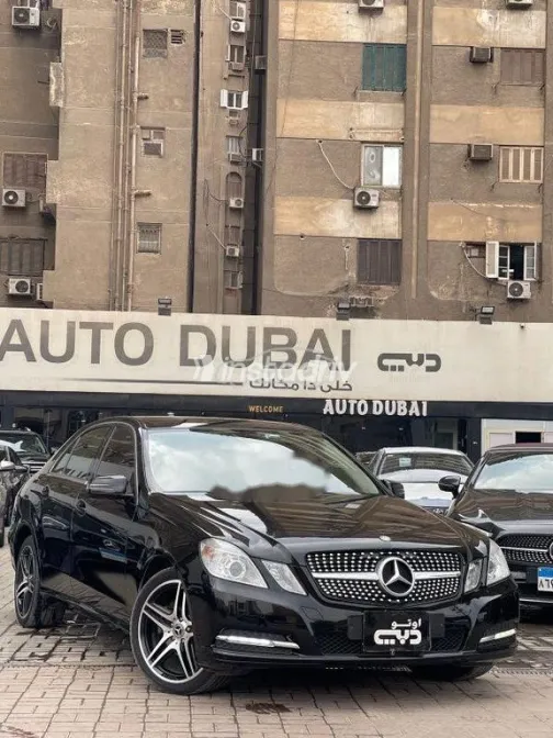 Mercedes E 200 2013 Black Used for Sale - 3