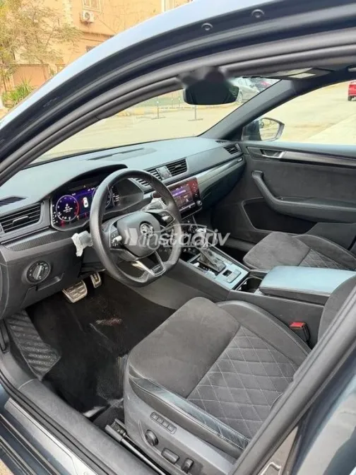 سكودا سوبيرب 2022 رمادي مستعملة للبيع - 5