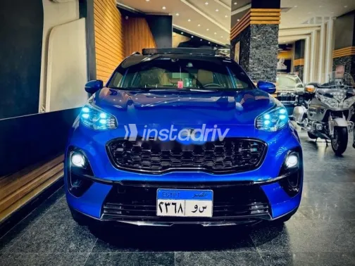 كيا سبورتاج 2022 أزرق غامق مستعملة للبيع - 1